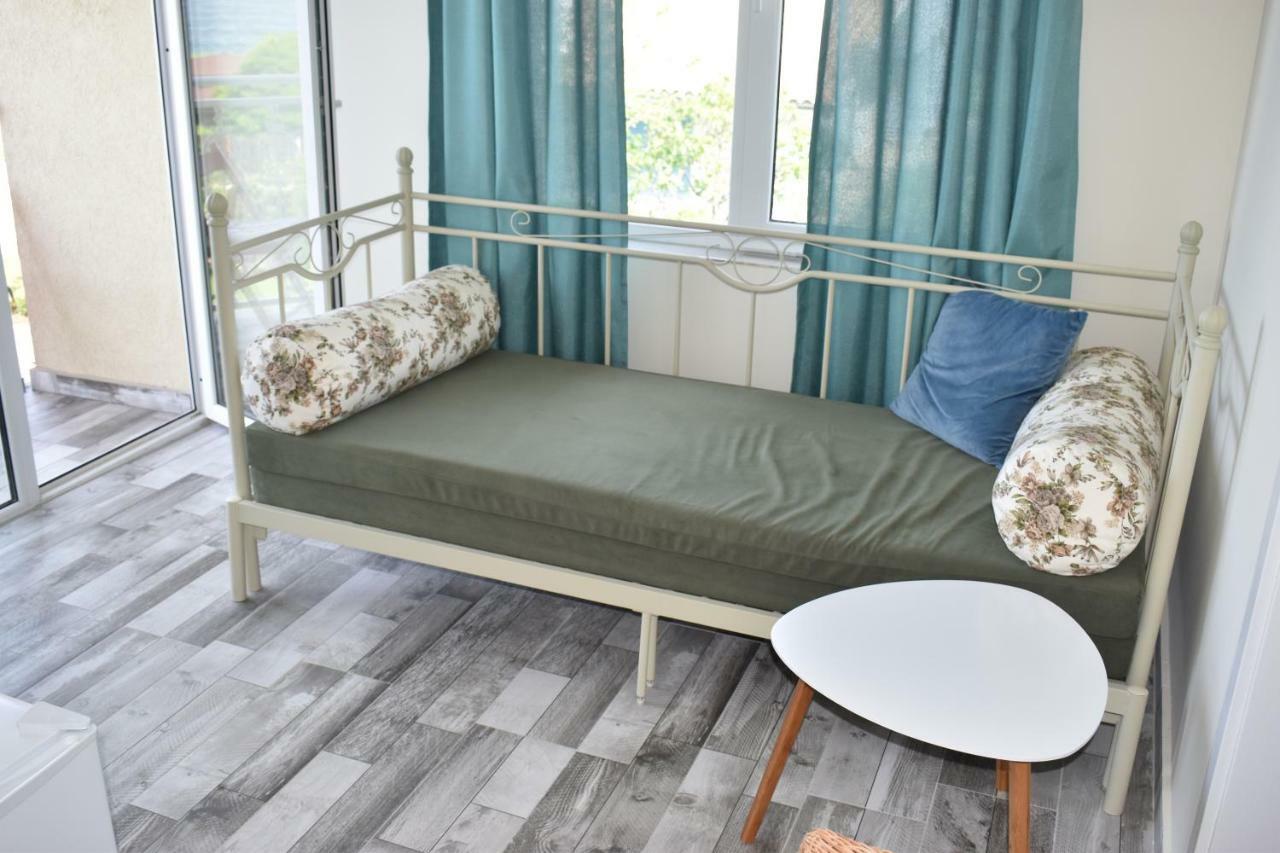 Синя Луна Hotel Lozenets Buitenkant foto
