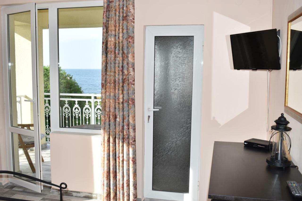 Синя Луна Hotel Lozenets Buitenkant foto