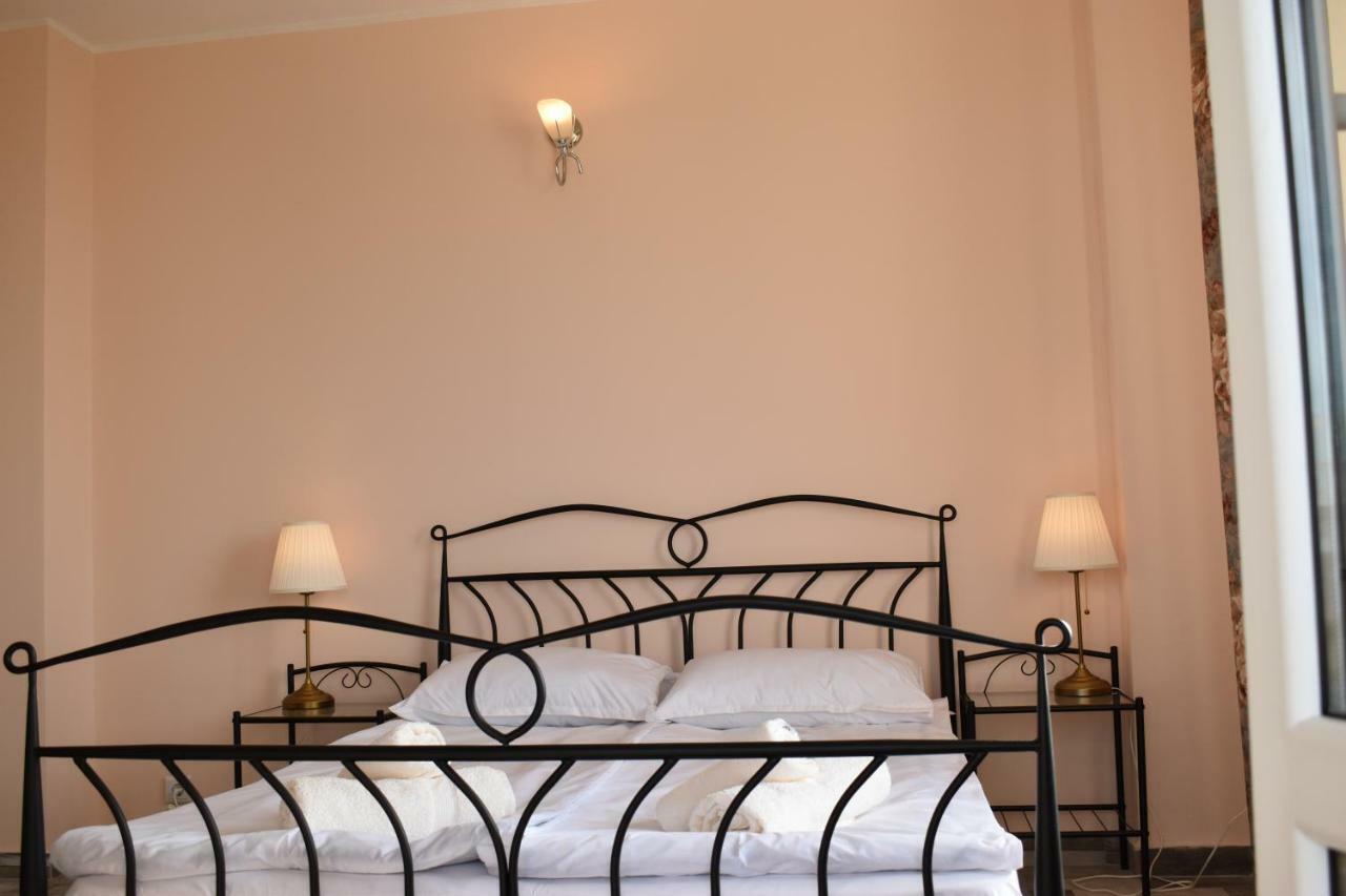 Синя Луна Hotel Lozenets Buitenkant foto