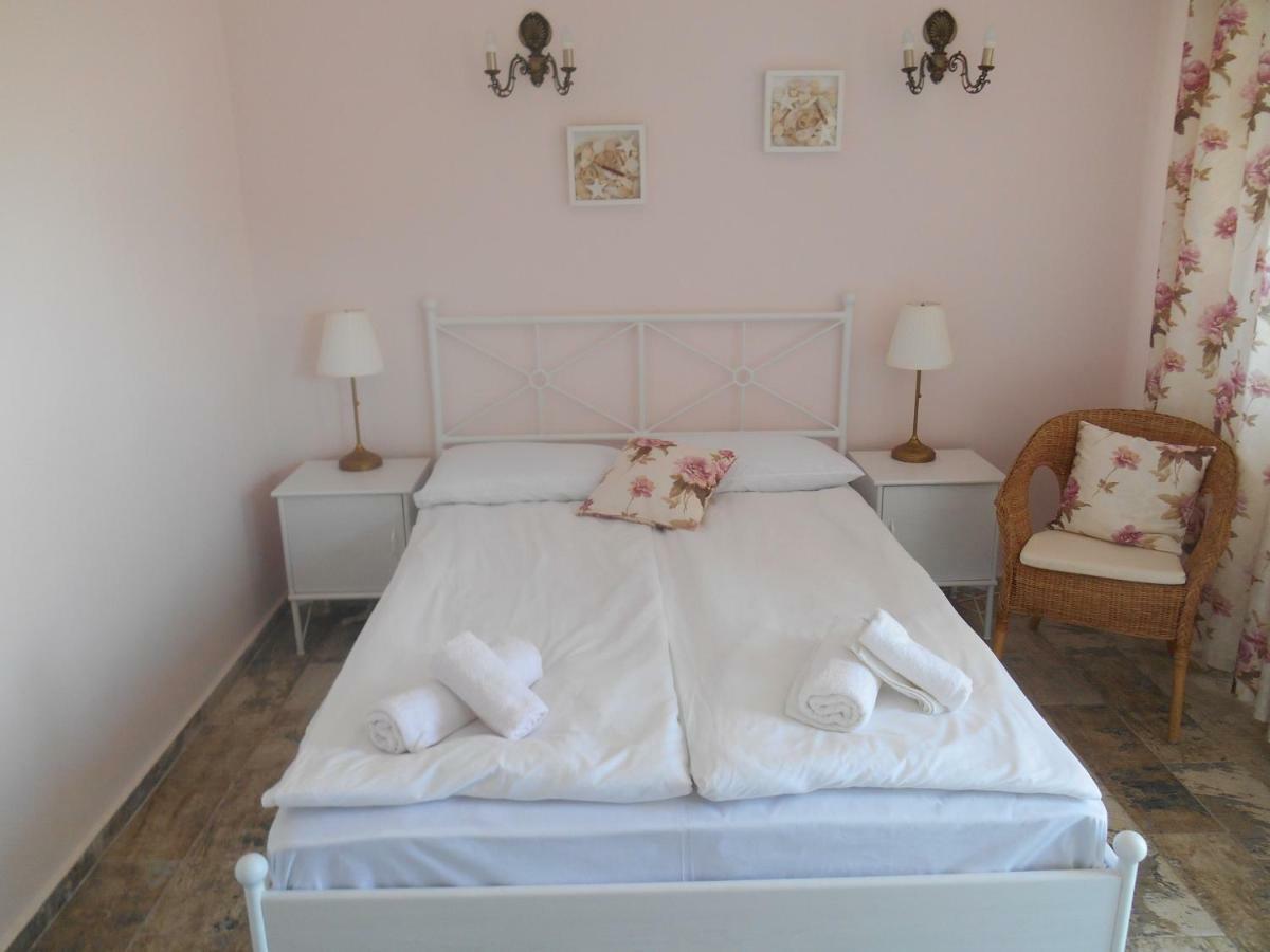 Синя Луна Hotel Lozenets Buitenkant foto