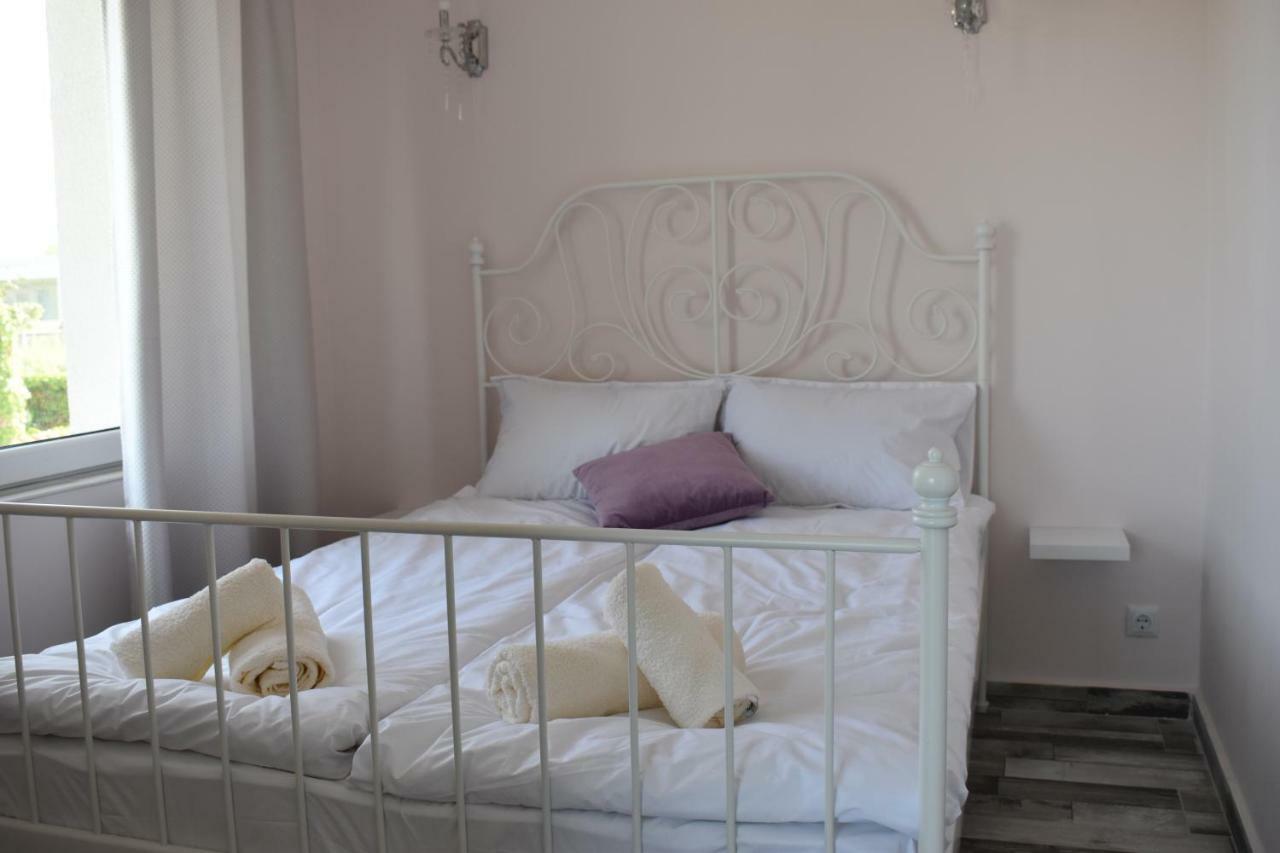 Синя Луна Hotel Lozenets Buitenkant foto