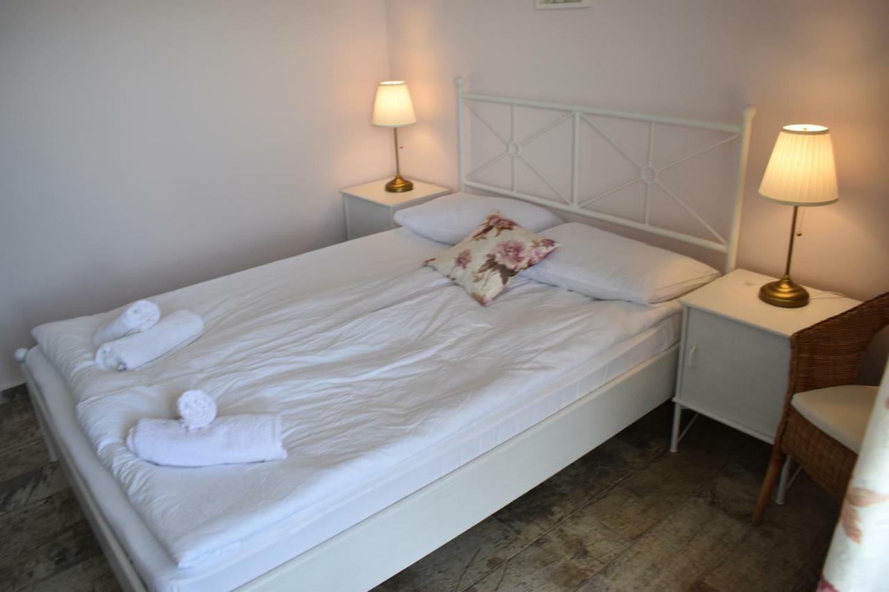 Синя Луна Hotel Lozenets Buitenkant foto
