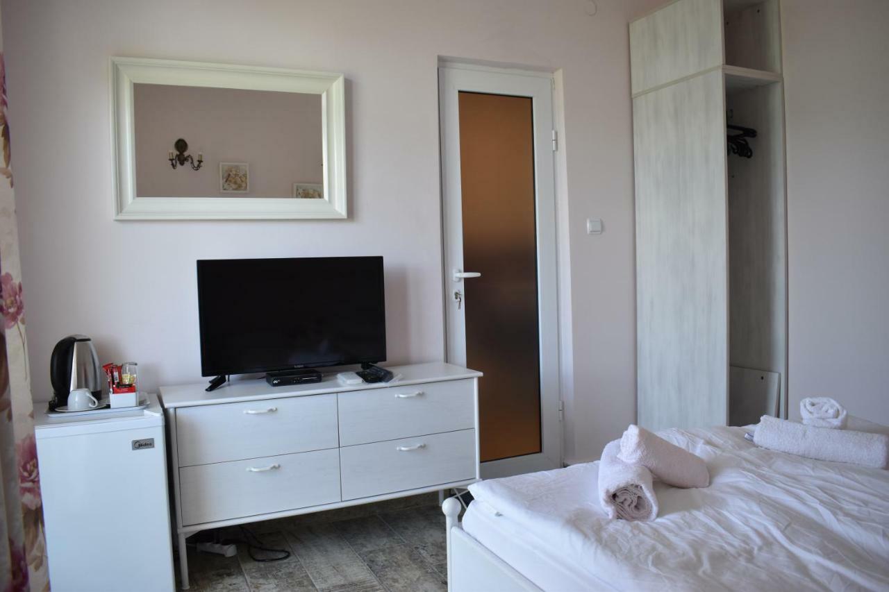 Синя Луна Hotel Lozenets Buitenkant foto